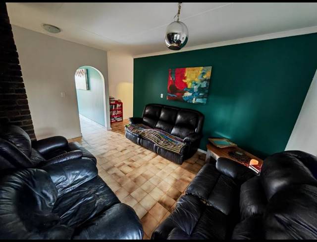 4 BEDROOM HOUSE FOR SALE IN VANDERBIJLPARK SE 2